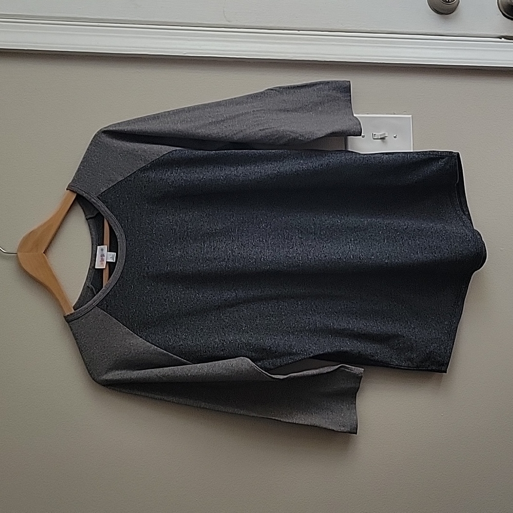 EUC LuLaRoe Randy 3/4 Baseball Tee in Heather Gray